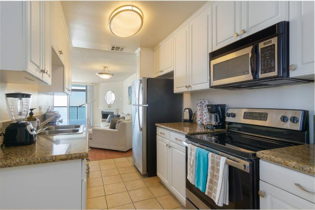 Panoramic Penthouse Venice/ Marina Del Rey. Apartamento